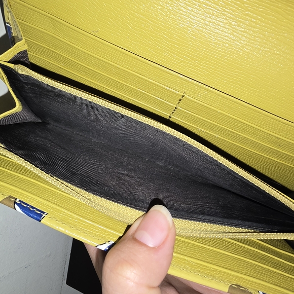 Gucci Continental Flap Calfskin Heartbeat Print Yellow Wallet - Picture 9 of 11